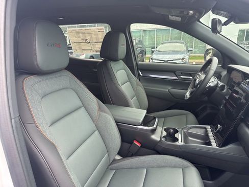 New 2026 GMC Terrain AT4 AWD/4WD image 26