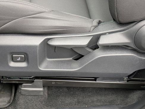 Used 2024 Toyota Tacoma SR image 14