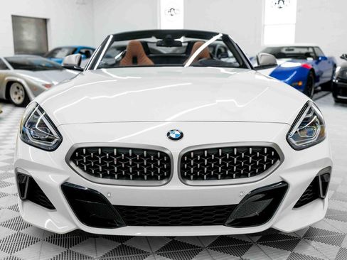Used 2022 BMW Z4 M40i w/ Premium Package RWD image 4