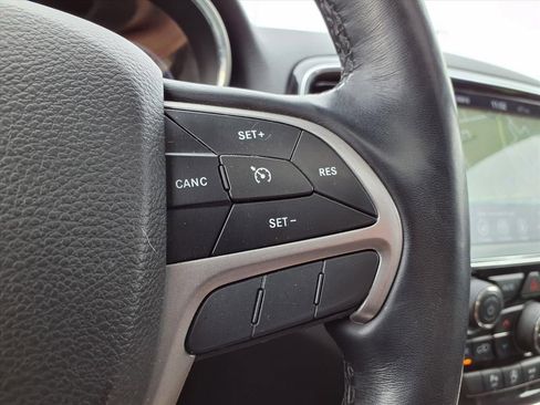 Certified 2022 Jeep Grand Cherokee Limited image 14