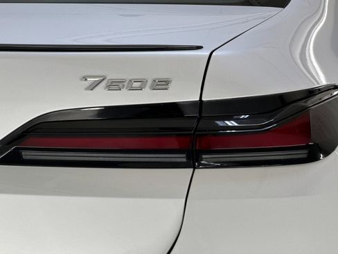 New 2026 BMW 750e xDrive w/ Premium Package AWD/4WD image 12