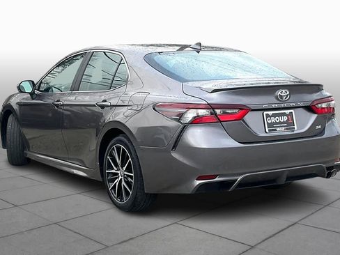 Used 2024 Toyota Camry SE image 11
