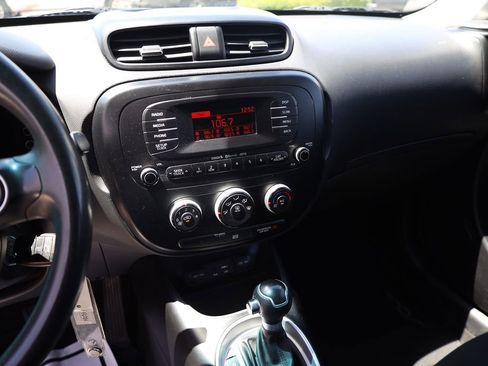 Used 2016 Kia Soul FWD image 15