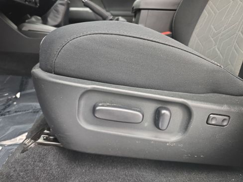 Used 2022 Toyota Tacoma TRD Sport image 27