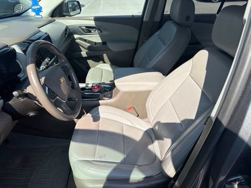 Used 2020 Chevrolet Traverse Premier FWD image 6