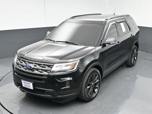 Used 2019 Ford Explorer XLT w/ Equipment Group 202A AWD/4WD image 21