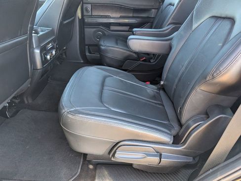 Used 2020 Ford Expedition Limited image 12