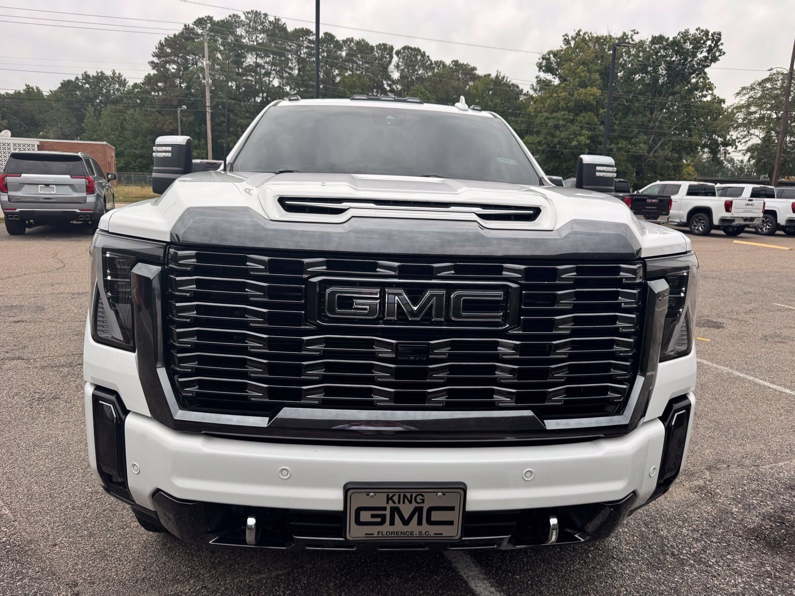 Used 2024 GMC Sierra 2500 Denali Ultimate AWD/4WD image 6