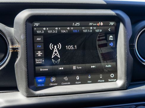 Used 2022 Jeep Wrangler Unlimited Sahara image 17