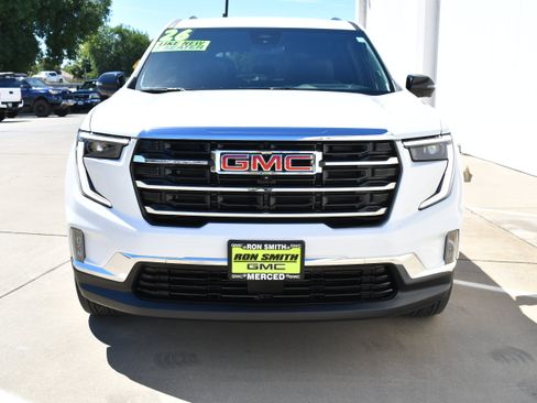 Used 2026 GMC Acadia Elevation w/ Elevation Premium Package FWD image 3