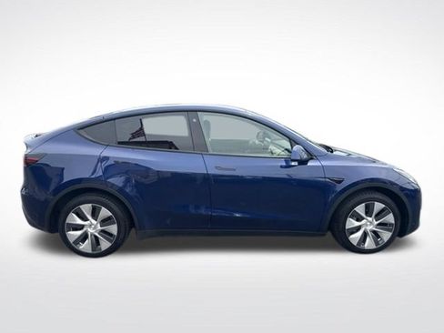 Used 2021 Tesla Model Y Long Range AWD/4WD image 2