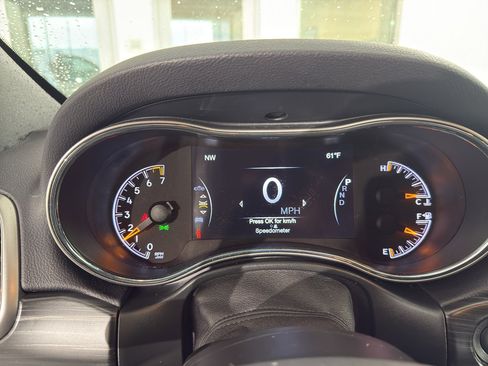 Used 2020 Jeep Grand Cherokee Altitude image 24