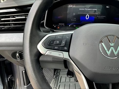 Used 2025 Volkswagen Jetta SE FWD image 10