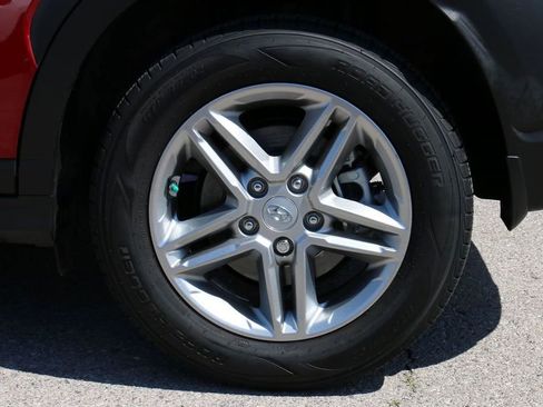 Used 2023 Hyundai Kona SE AWD/4WD image 10