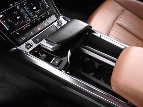 Used 2022 Audi e-tron Premium AWD/4WD image 36