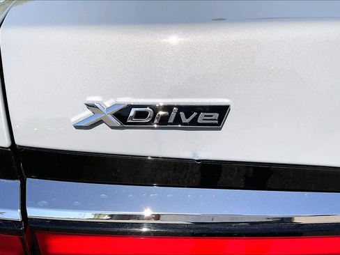 Used 2023 BMW 760i xDrive image 31