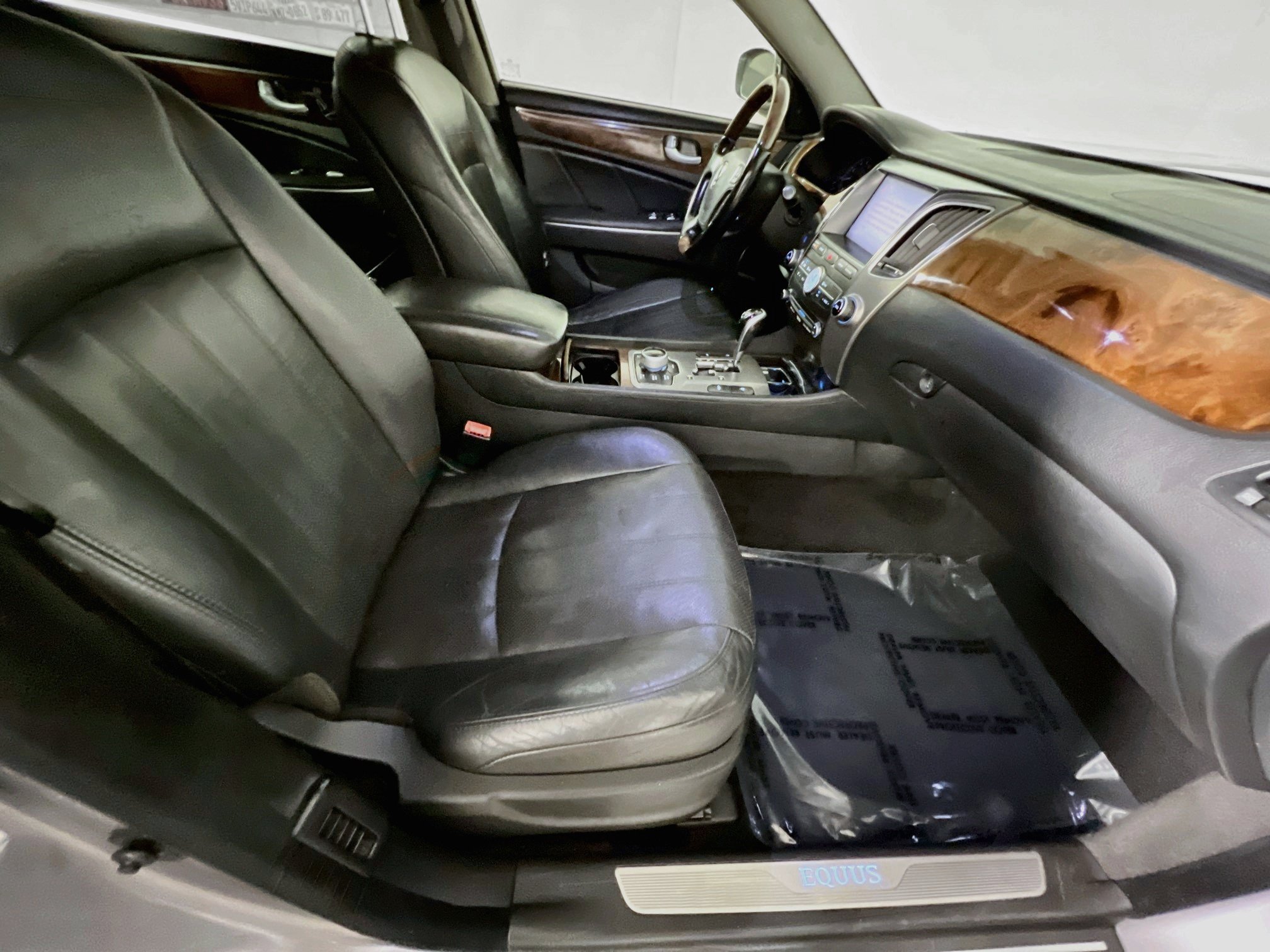 Used 2013 Hyundai Equus Signature RWD image 31