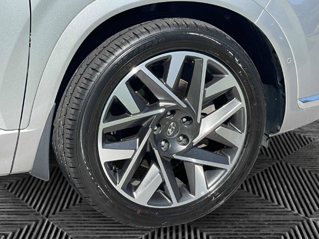Used 2023 Hyundai Santa Fe Calligraphy FWD image 7