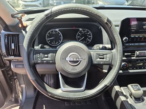 Used 2024 Nissan Pathfinder S FWD image 12