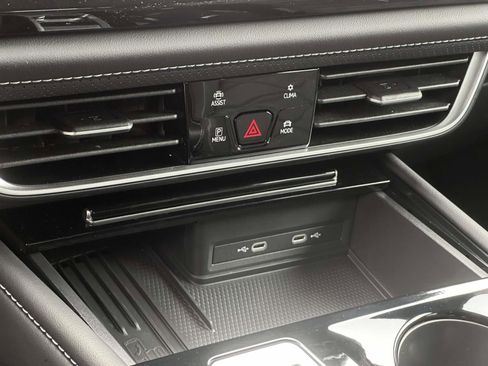 Certified 2025 Volkswagen Atlas Cross Sport SE w/ Black Wheel Package image 19