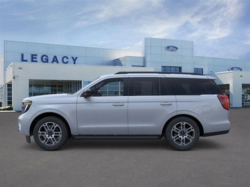 New 2025 Ford Expedition Active image 3