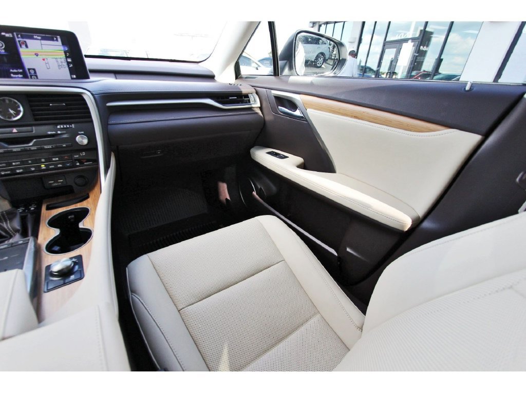 Used 2020 Lexus RX 350L FWD w/ Premium Package image 11