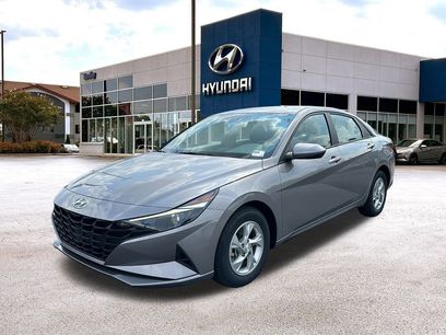 Used 2023 Hyundai Elantra SE