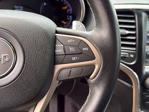 Used 2017 Jeep Grand Cherokee Limited AWD/4WD image 17