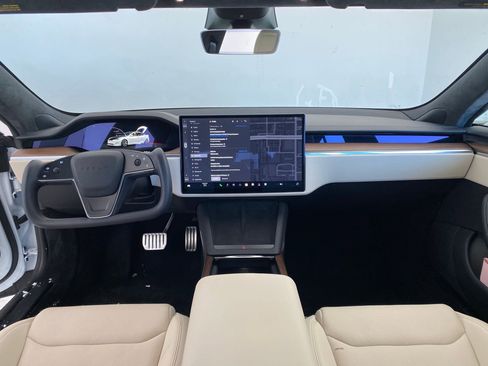 Used 2022 Tesla Model S AWD image 15