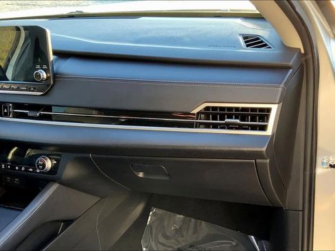 Used 2023 Mitsubishi Outlander SE image 17