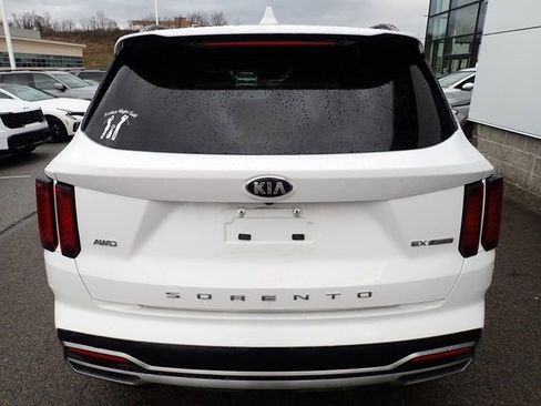 Certified 2021 Kia Sorento EX w/ Panoramic Sunroof Package image 3
