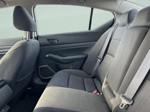 Used 2025 Nissan Altima 2.5 SV image 14