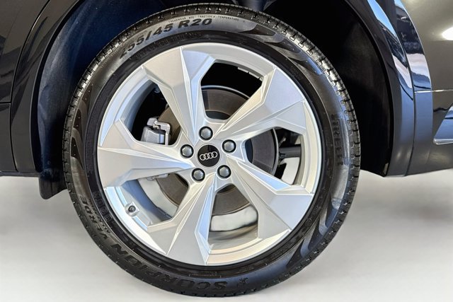Used 2025 Audi Q5 2.0T Premium Plus w/ Premium Plus Package AWD/4WD image 30