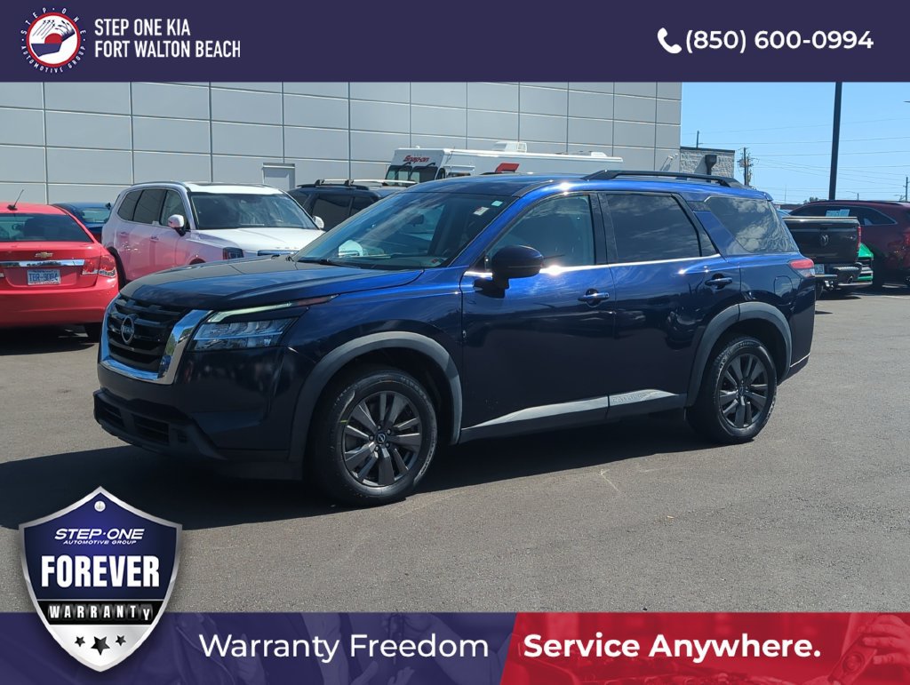 Used 2022 Nissan Pathfinder SV AWD/4WD image 1