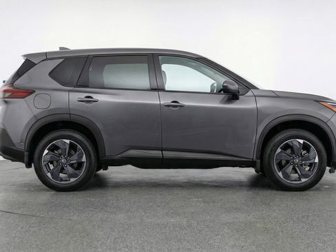 Used 2025 Nissan Rogue SV image 11
