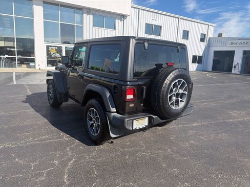 Certified 2022 Jeep Wrangler Willys image 6