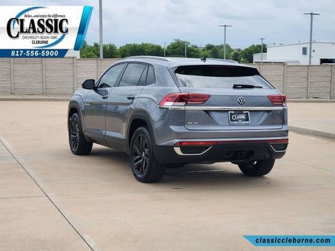 Used 2022 Volkswagen Atlas Cross Sport SE w/ Panoramic Sunroof Package FWD image 8