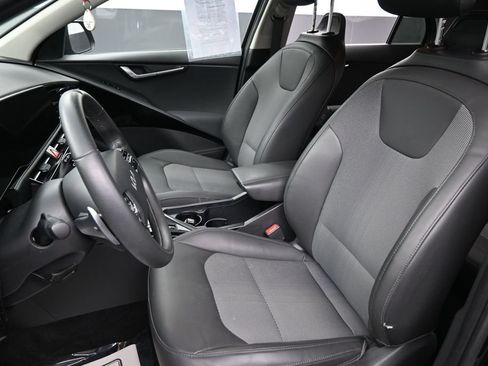 Used 2023 Kia Niro EX FWD image 25