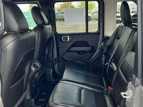 Used 2023 Jeep Wrangler Unlimited Sahara AWD/4WD image 14
