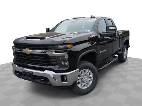 Used 2024 Chevrolet Silverado 2500 LT w/ Convenience Package AWD/4WD image 1