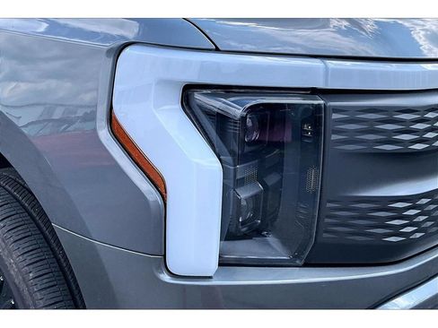 Used 2022 Ford F150 Lightning XLT AWD/4WD image 51