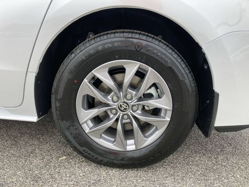 Certified 2026 Toyota Sienna XLE image 19