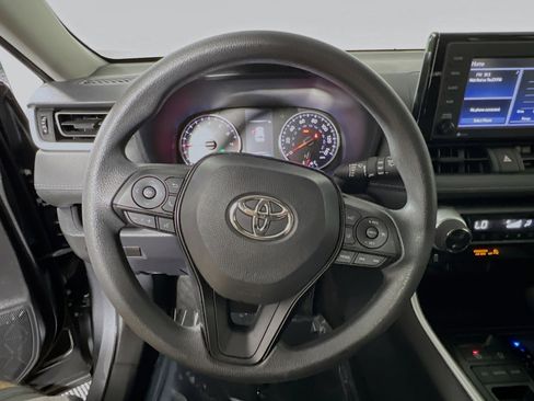 Used 2021 Toyota RAV4 XLE image 18