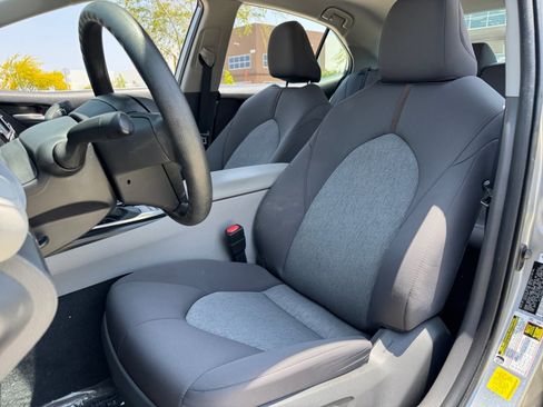 Used 2020 Toyota Camry LE image 17