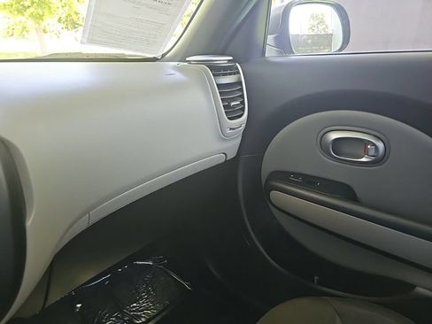 Used 2016 Kia Soul w/ Convenience Package FWD image 26