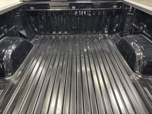 Used 2023 Chevrolet Silverado 1500 Custom image 31