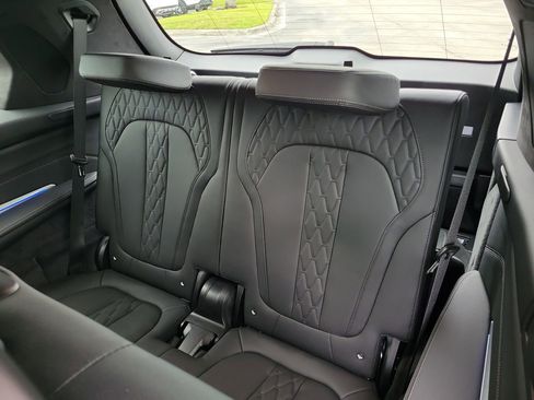 Used 2024 BMW X7 M60i w/ Executive Package image 12