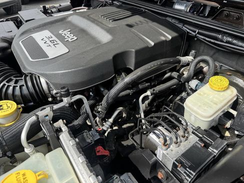 Used 2013 Jeep Wrangler Sport image 13