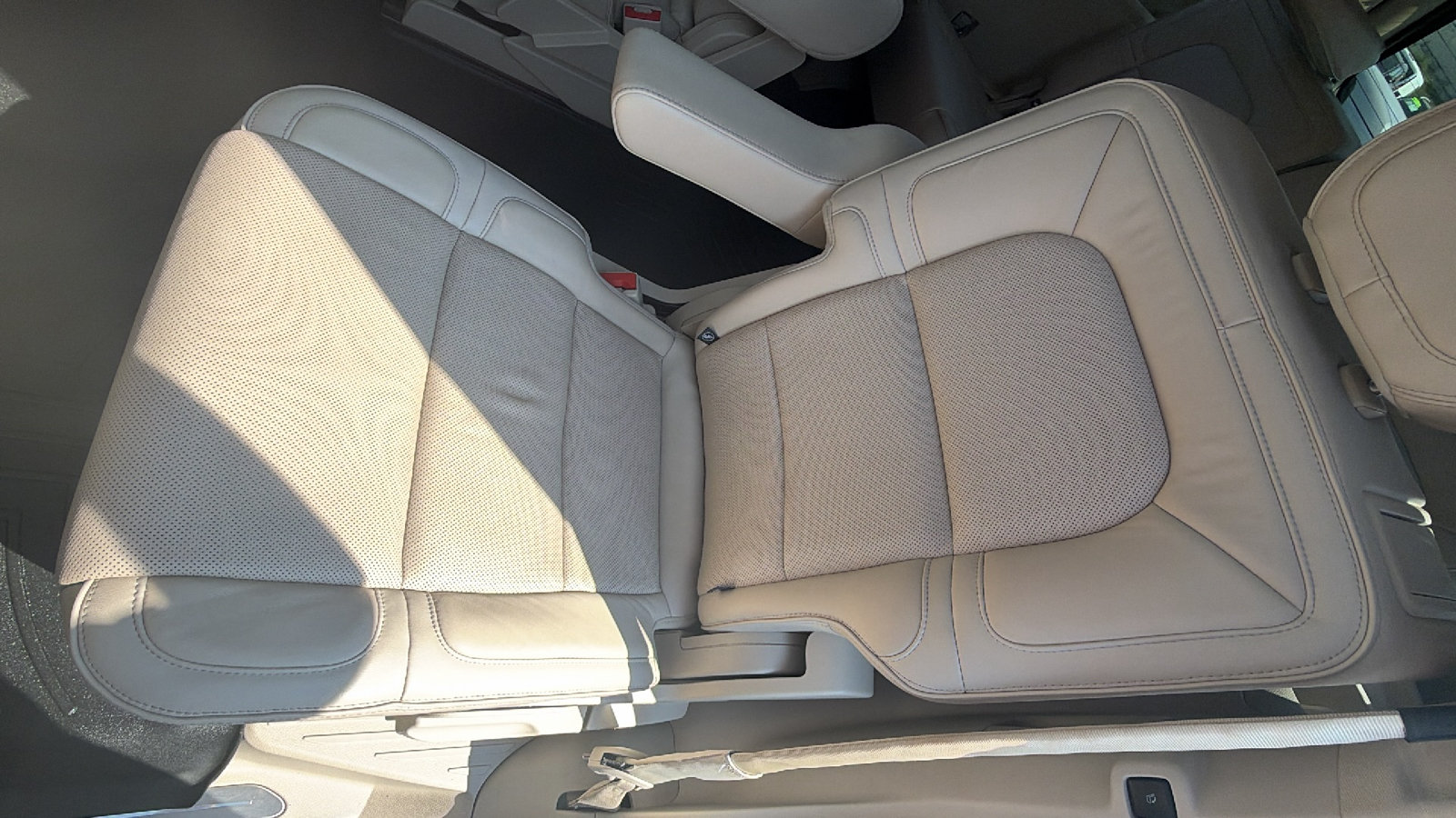 Used 2019 Lincoln Navigator Reserve AWD/4WD image 16