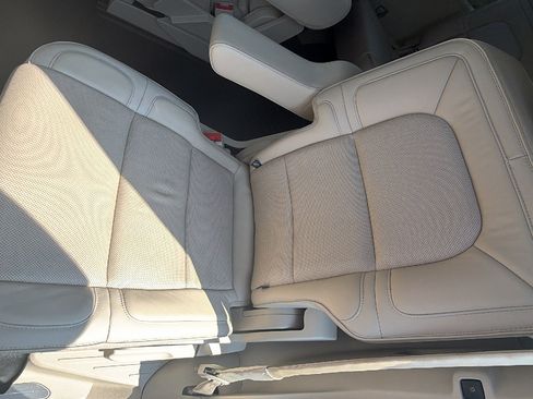Used 2019 Lincoln Navigator Reserve AWD/4WD image 16